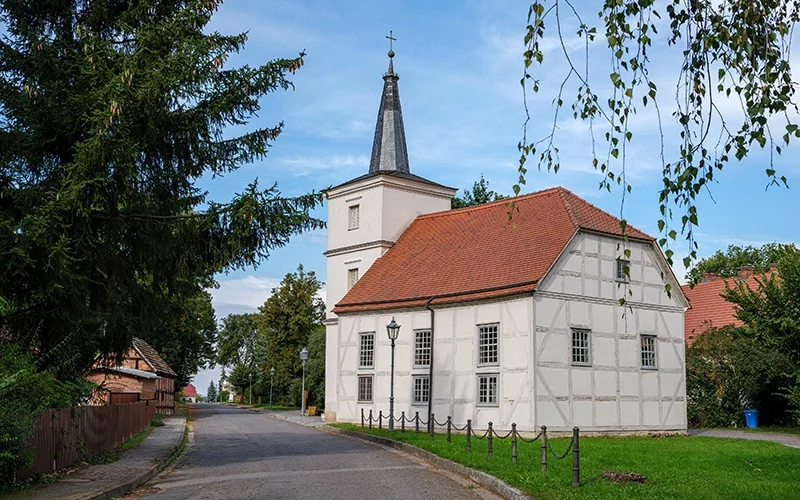 Dorfkirche-Altwustrow